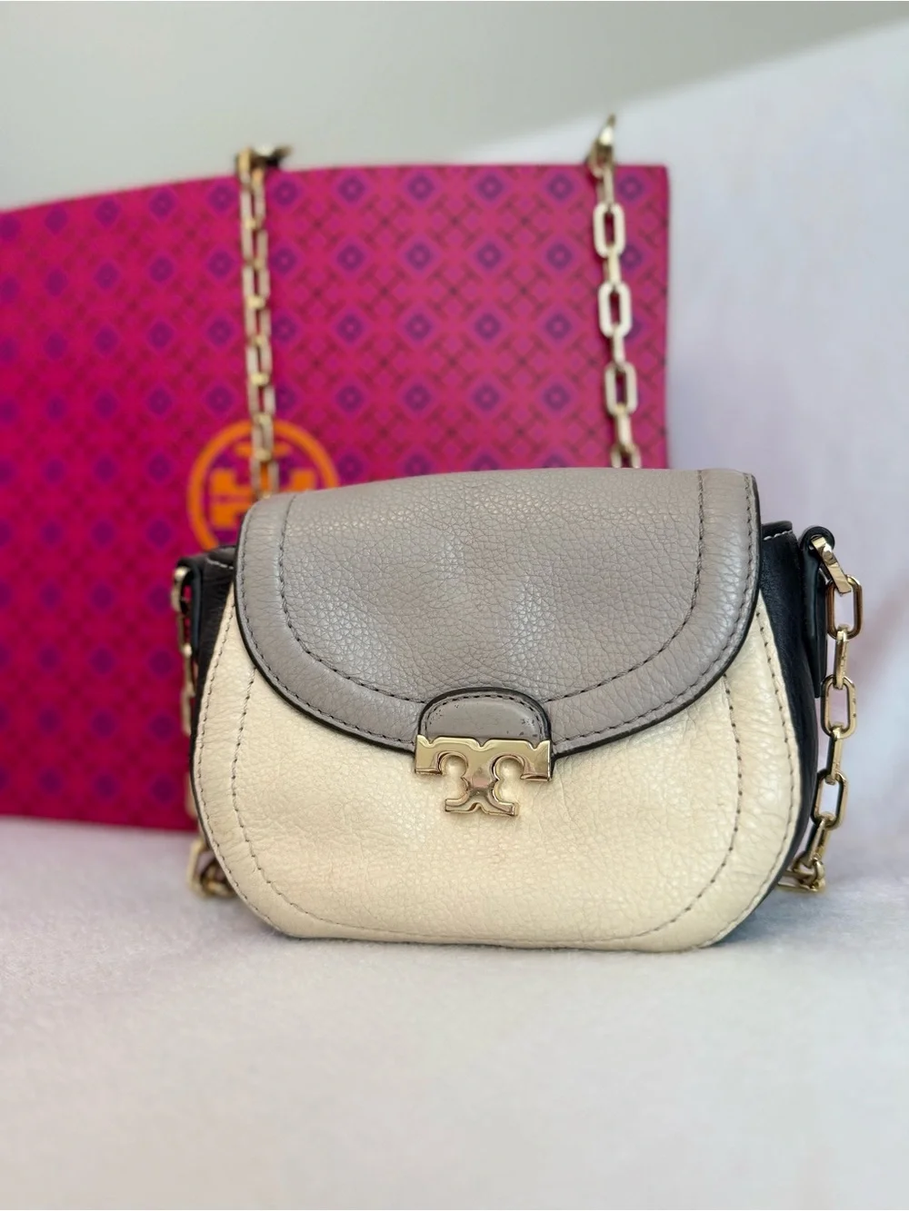 Tory Burch Two-Tone Pebbled Leather Saddle Crossbody - Gray, Cream & Black